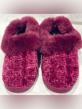 🥳BOGO! Cuddl Duds Plush Burgundy Chenille Knit Slippers w Faux Fur Lining | NWOT